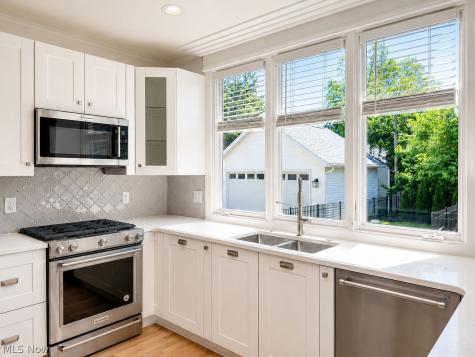1081 Summit Avenue Lakewood OH 44107