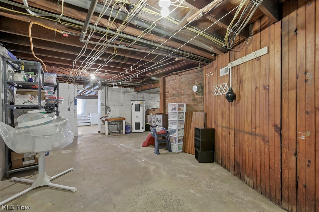 170 Thompson Avenue New Concord OH 43762
