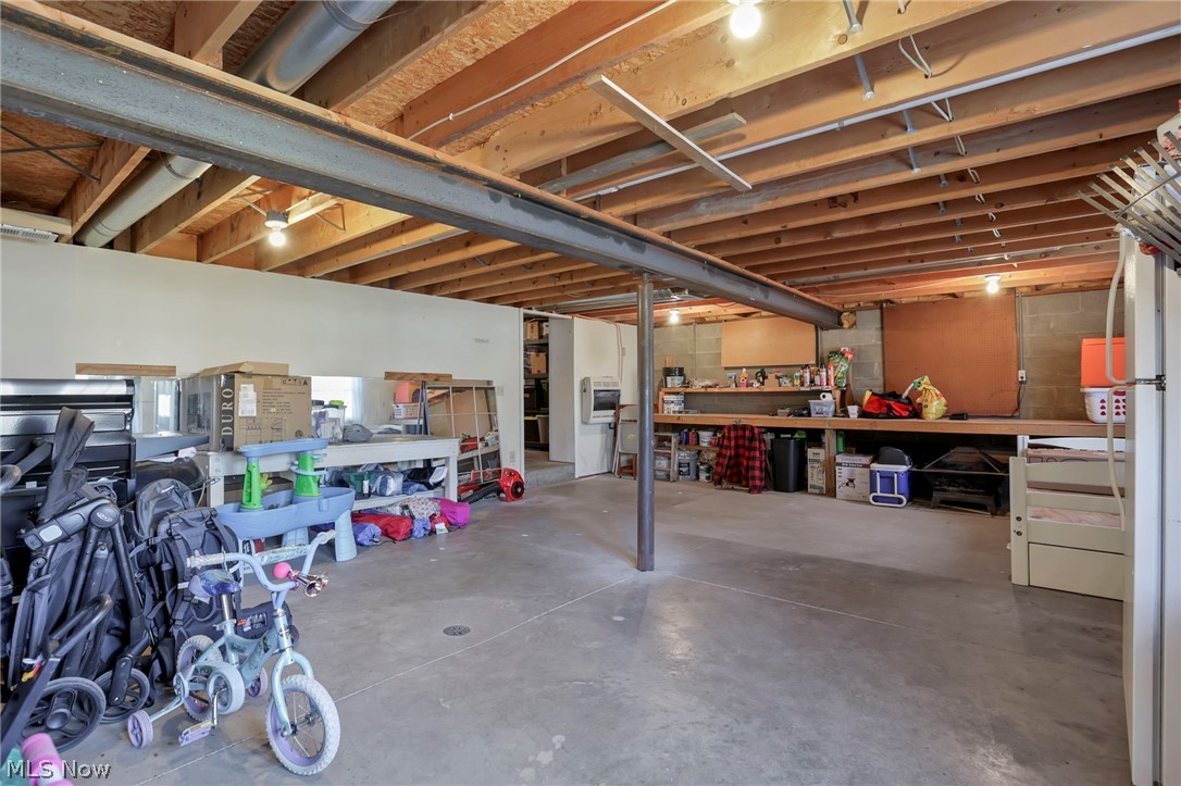 170 Thompson Avenue New Concord OH 43762