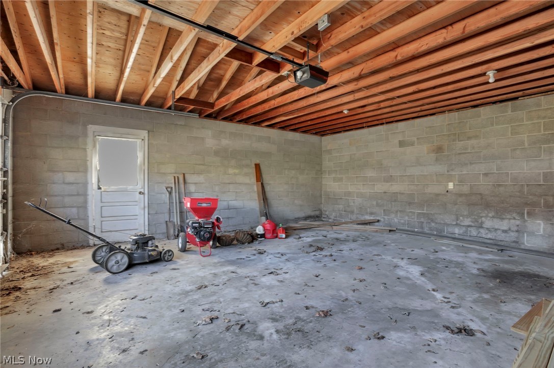 170 Thompson Avenue New Concord OH 43762