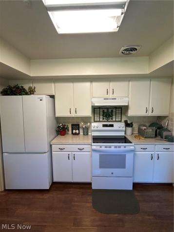 5171 Meadow Wood Boulevard Lyndhurst OH 44124