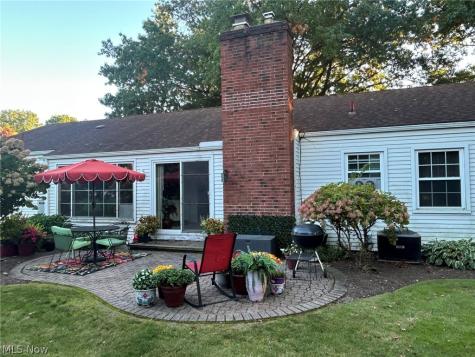 5171 Meadow Wood Boulevard Lyndhurst OH 44124