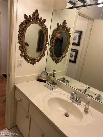 5171 Meadow Wood Boulevard Lyndhurst OH 44124