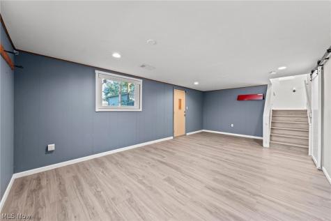 1201 Giesse Drive Mayfield Heights OH 44124