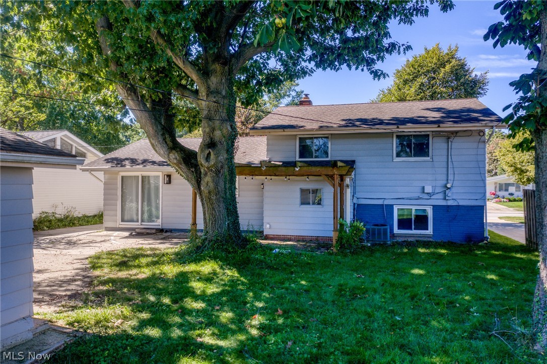 1201 Giesse Drive Mayfield Heights OH 44124
