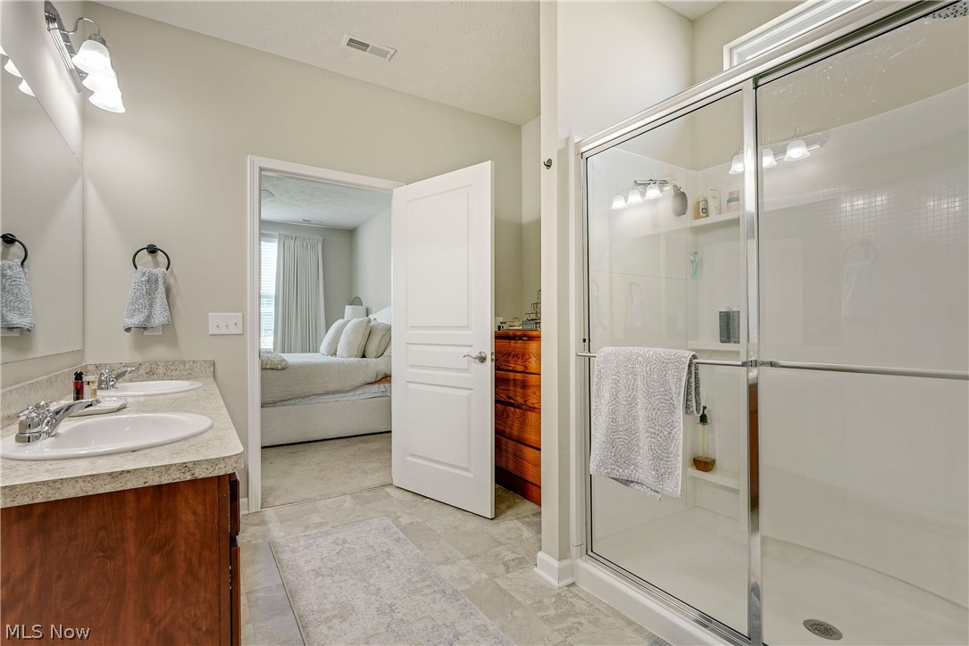 8024 Parkcroft Drive Mentor OH 44060