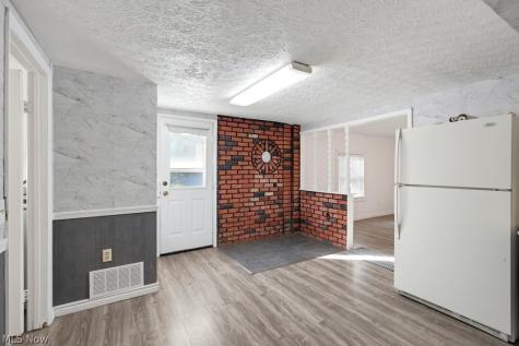 2456 Delaware Avenue Akron OH 44312