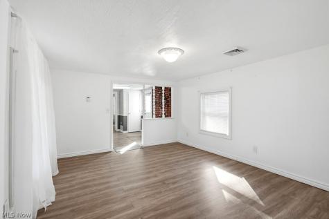 2456 Delaware Avenue Akron OH 44312