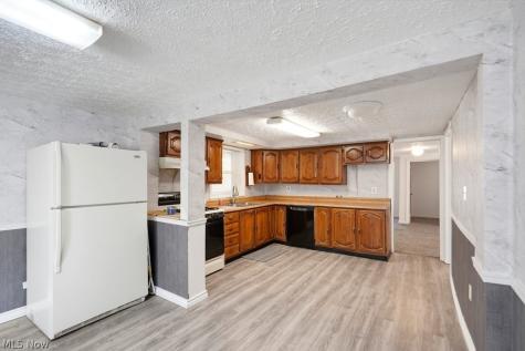 2456 Delaware Avenue Akron OH 44312