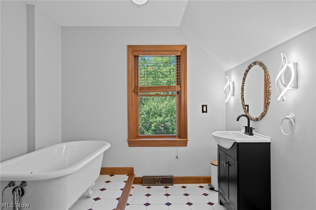 11570 Kile Road Chardon OH 44024