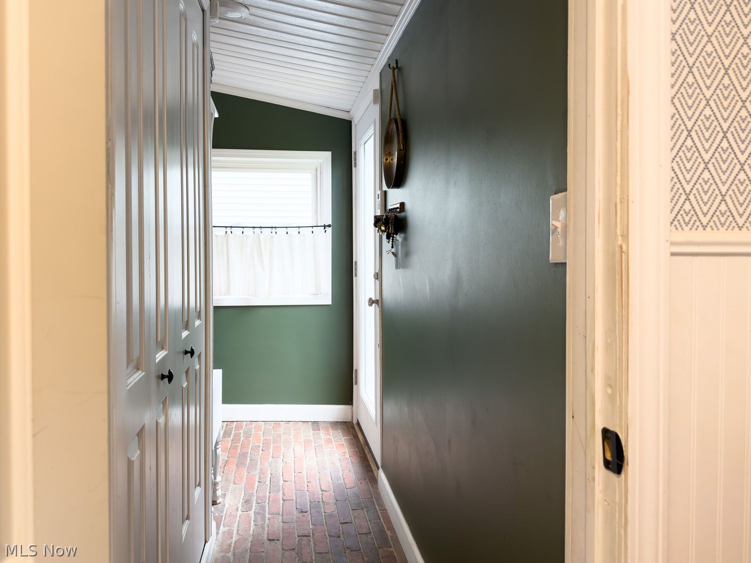 2325 W 40th Street Cleveland OH 44113