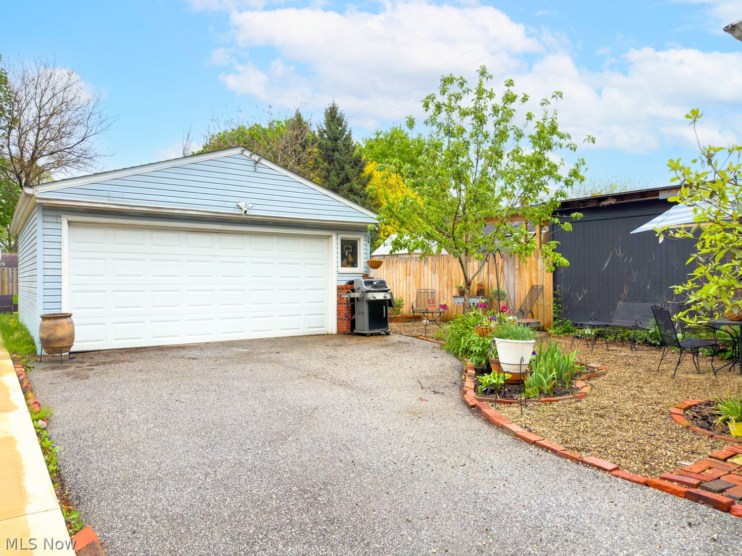 2325 W 40th Street Cleveland OH 44113