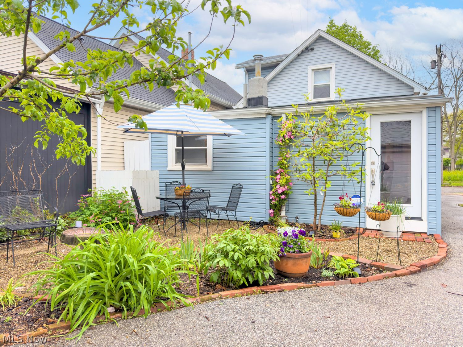 2325 W 40th Street Cleveland OH 44113