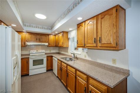 12 Jessica Lane Olmsted Twp OH 44138
