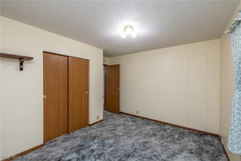 12 Jessica Lane Olmsted Twp OH 44138