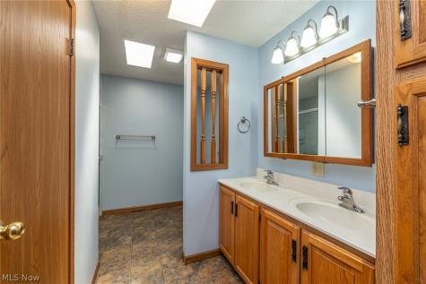 12 Jessica Lane Olmsted Twp OH 44138