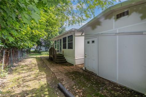 12 Jessica Lane Olmsted Twp OH 44138