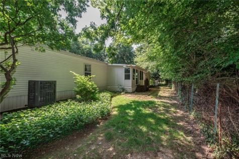 12 Jessica Lane Olmsted Twp OH 44138