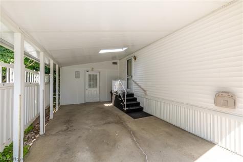 12 Jessica Lane Olmsted Twp OH 44138