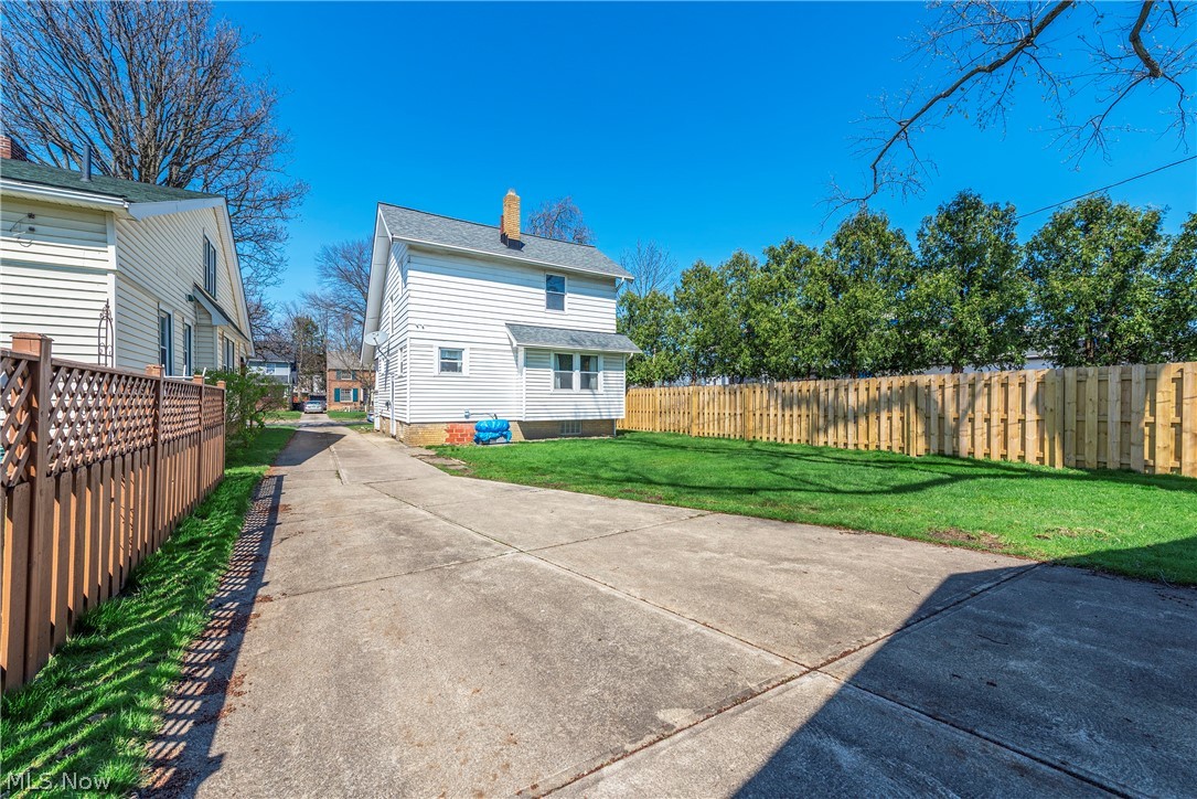 17601 Sedalia Avenue Cleveland OH 44135