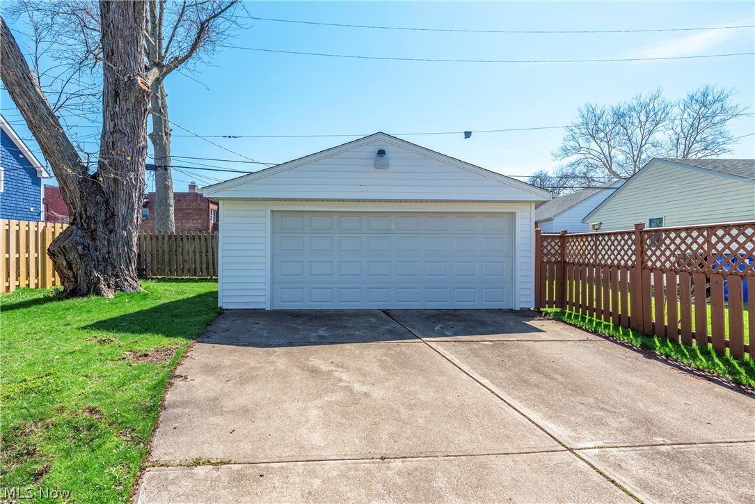 17601 Sedalia Avenue Cleveland OH 44135