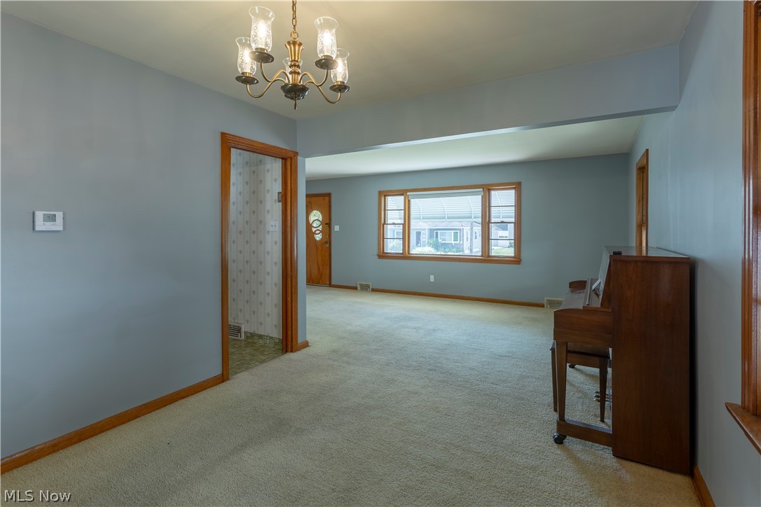1553 Onondago Avenue Akron OH 44305