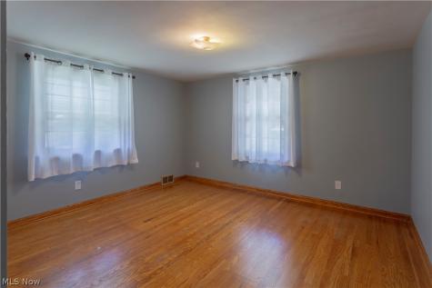 1553 Onondago Avenue Akron OH 44305