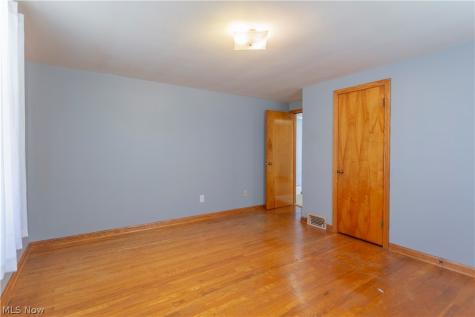 1553 Onondago Avenue Akron OH 44305