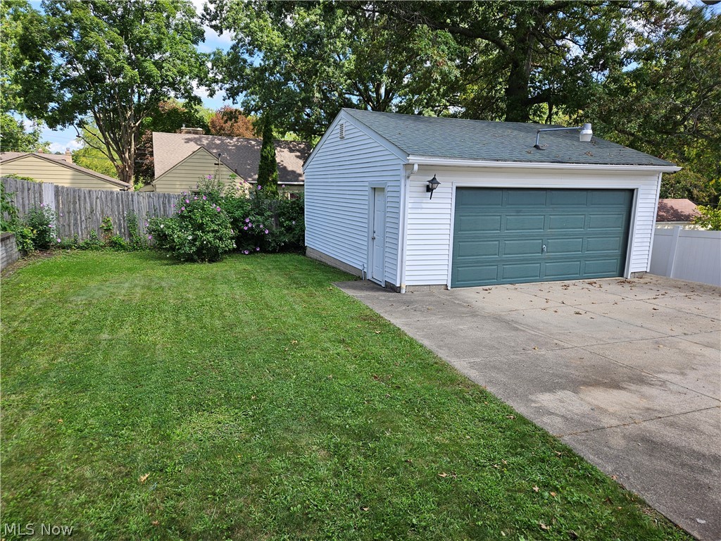 1553 Onondago Avenue Akron OH 44305