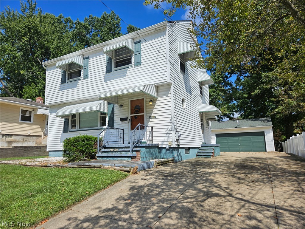 1553 Onondago Avenue Akron OH 44305