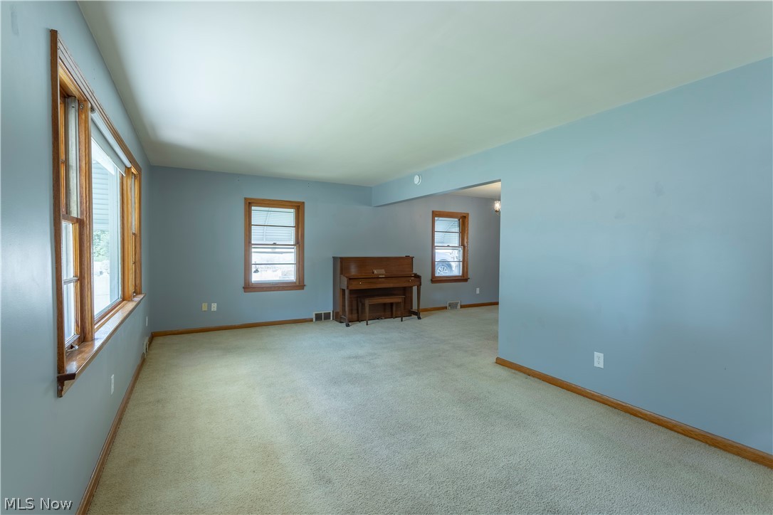 1553 Onondago Avenue Akron OH 44305