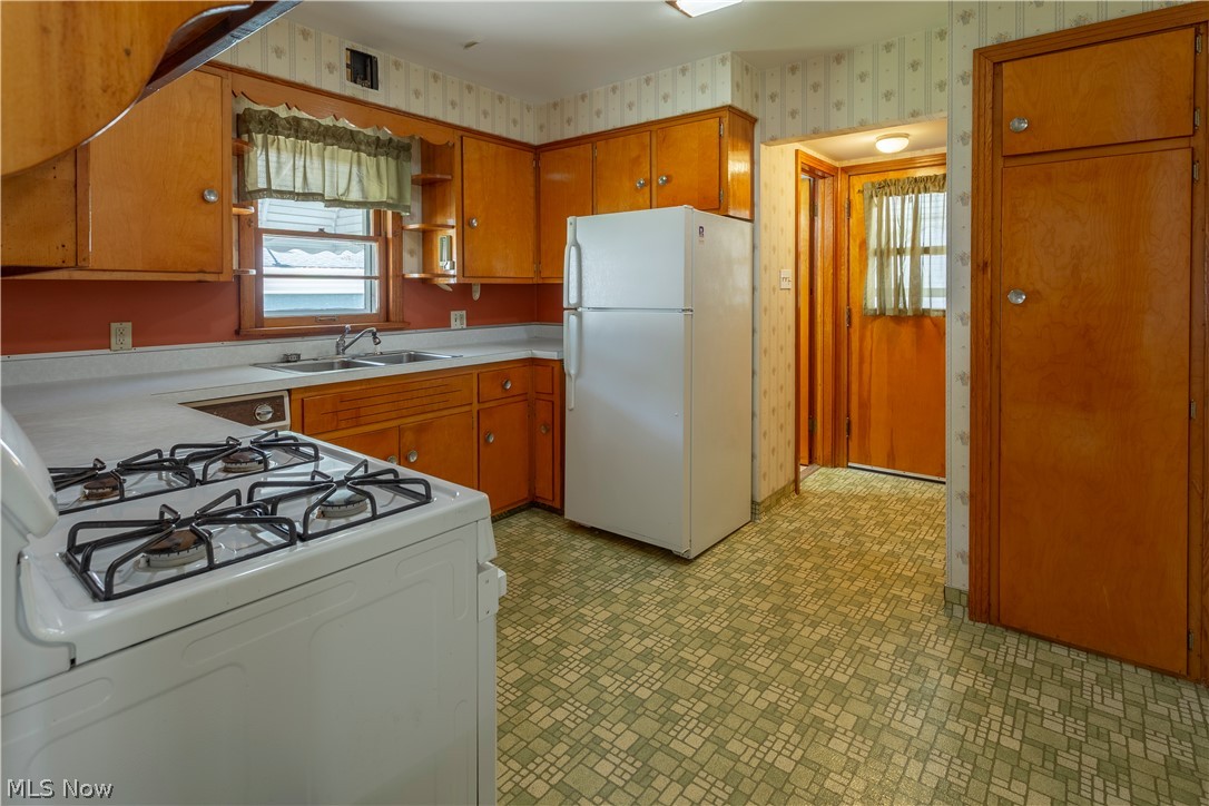 1553 Onondago Avenue Akron OH 44305