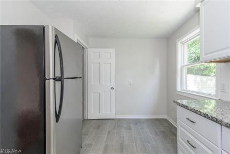 20514 Mountville Drive Maple Heights OH 44137