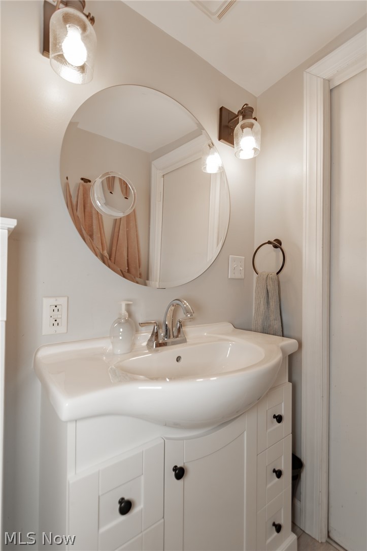 4516 Wood Street Willoughby OH 44094