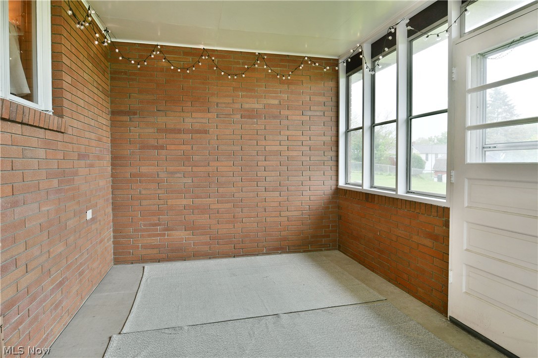 499 W Harvey Street Struthers OH 44471