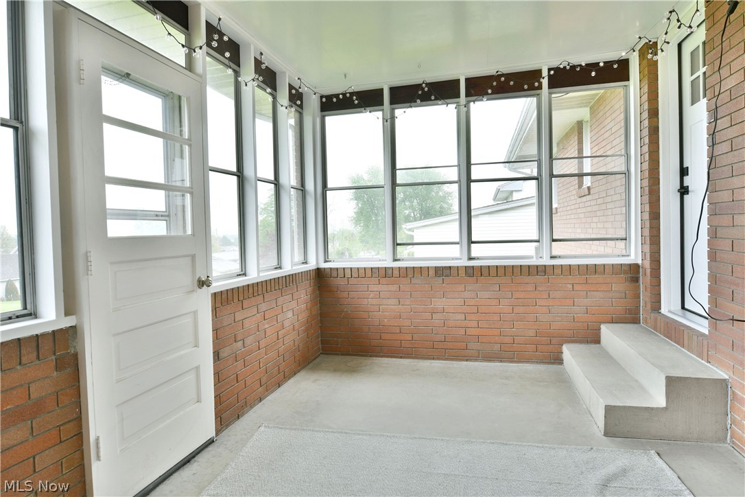 499 W Harvey Street Struthers OH 44471