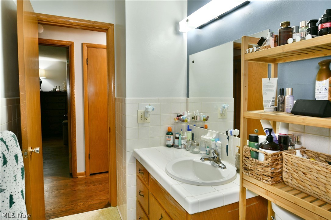 499 W Harvey Street Struthers OH 44471
