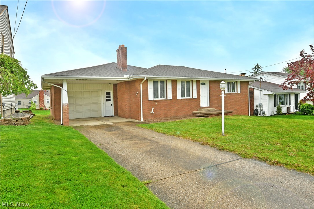 499 W Harvey Street Struthers OH 44471