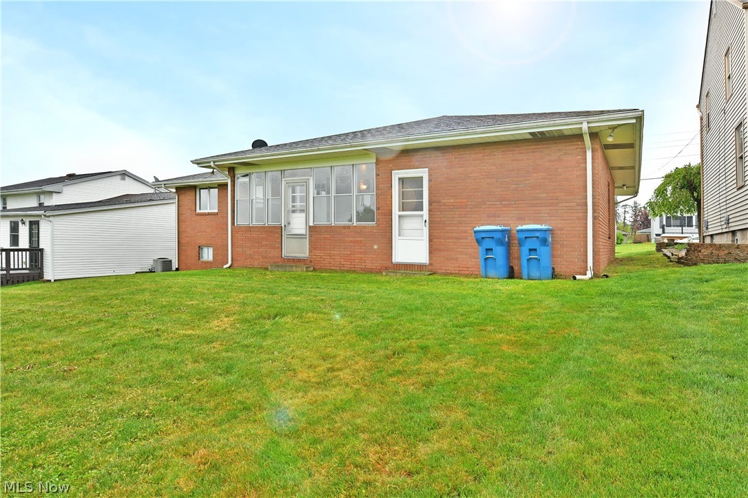 499 W Harvey Street Struthers OH 44471