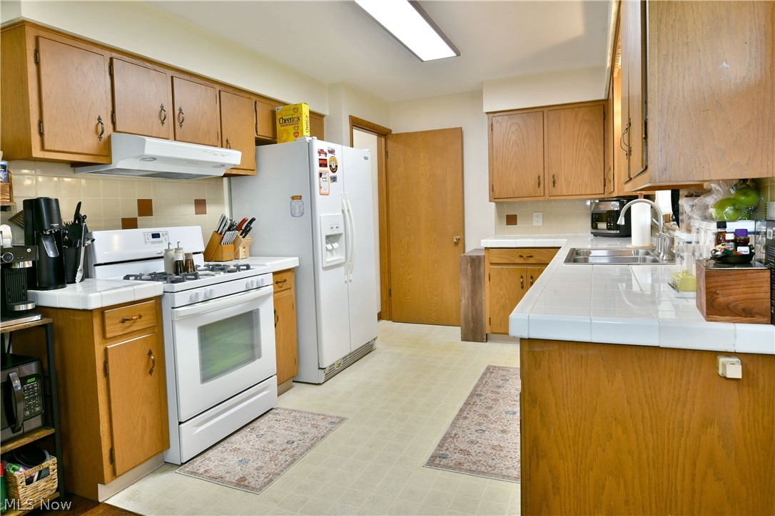499 W Harvey Street Struthers OH 44471