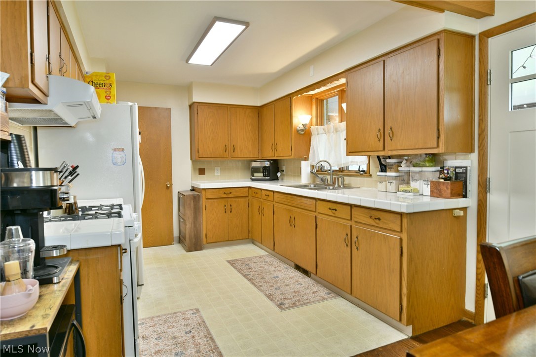 499 W Harvey Street Struthers OH 44471