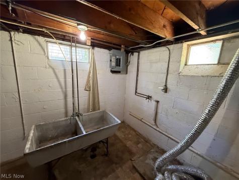 411 E 264th Street Euclid OH 44132