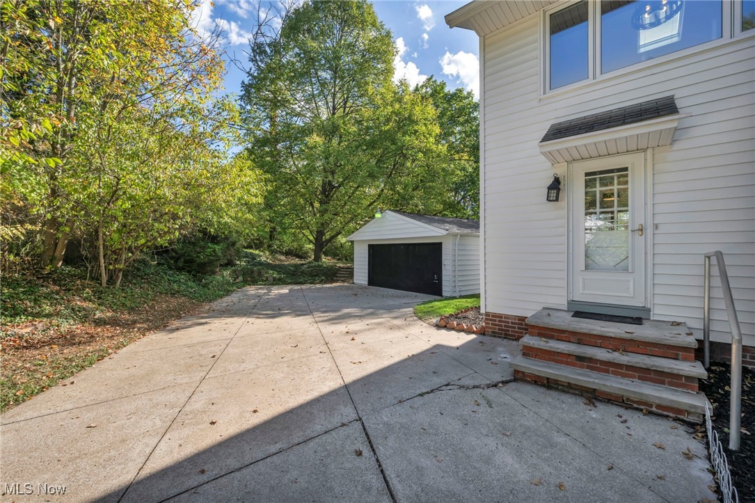 6959 Mill Road Brecksville OH 44141