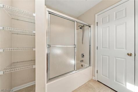 5374 Grovewood Lane Medina OH 44256