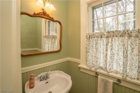 3907 Harvard Avenue NW Canton OH 44709