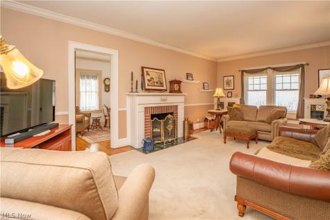 3907 Harvard Avenue NW Canton OH 44709