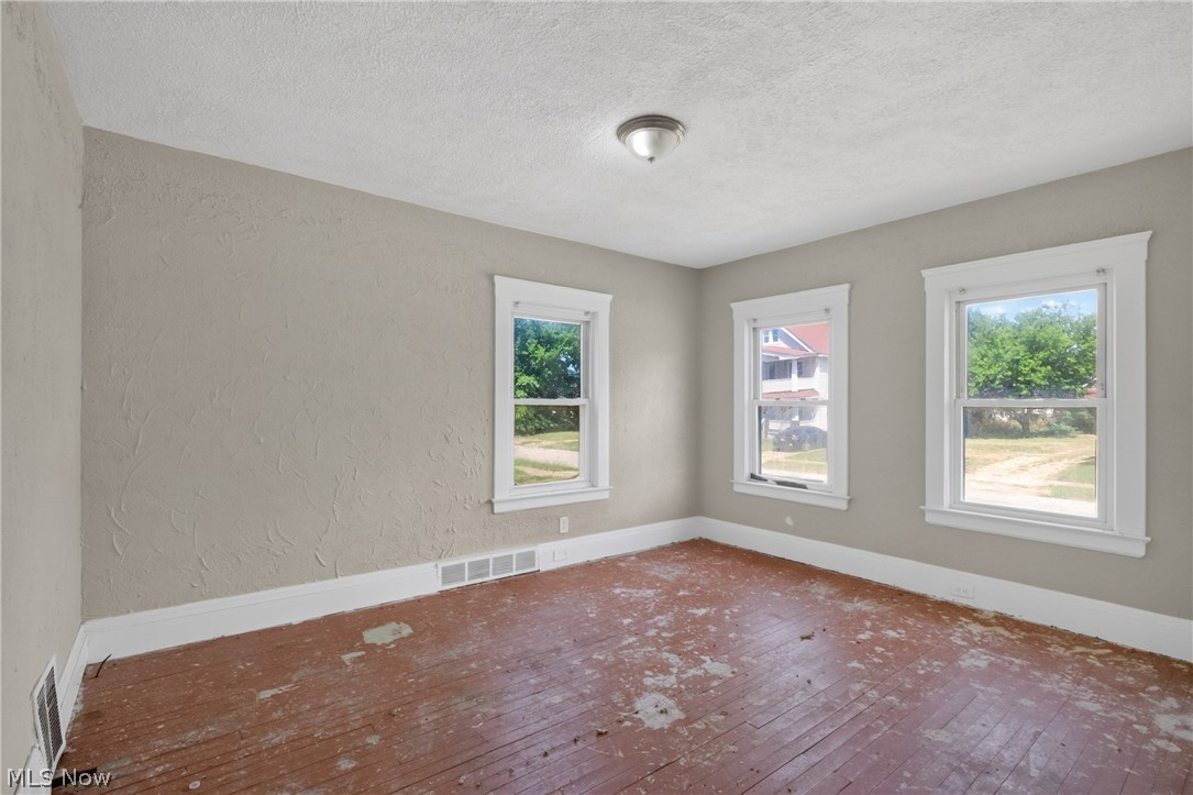 4134 E 142nd Street Cleveland OH 44128