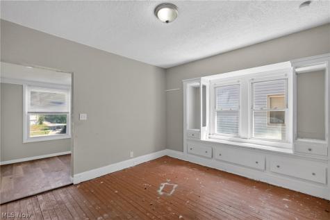 4134 E 142nd Street Cleveland OH 44128