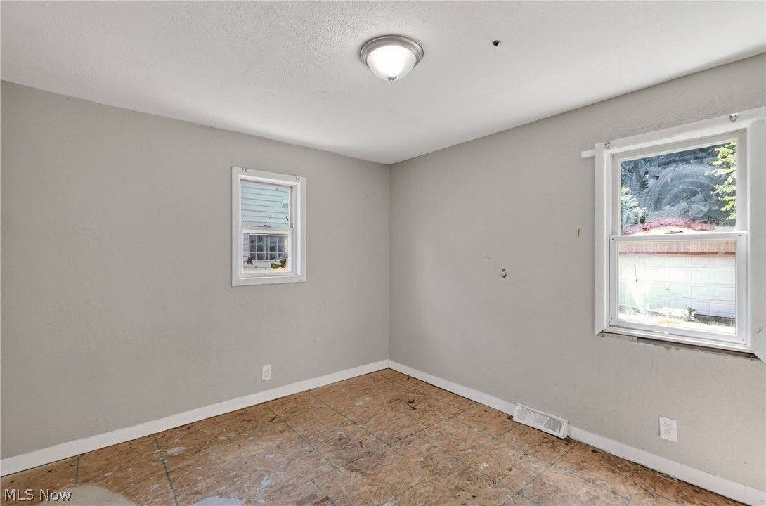4134 E 142nd Street Cleveland OH 44128