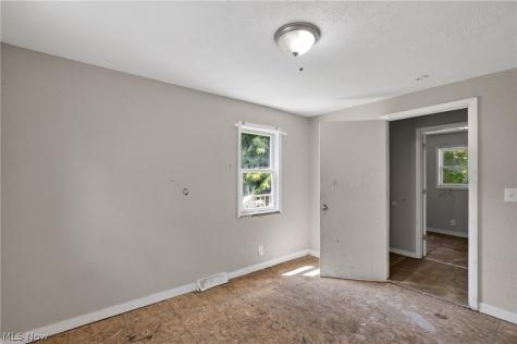 4134 E 142nd Street Cleveland OH 44128